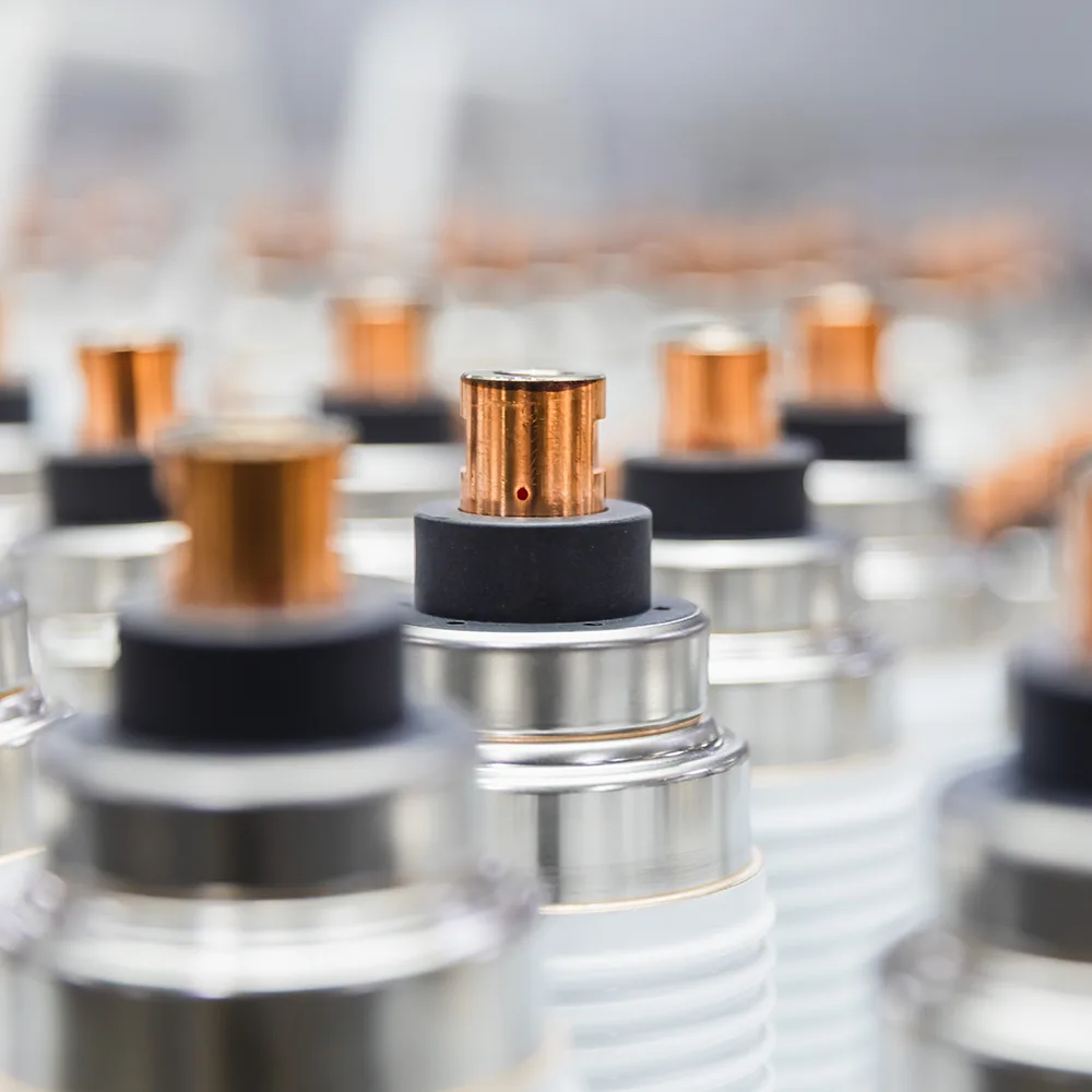 ما هو مبدأ استخدام غرفة إطفاء القوس الفراغي لقواطع الدائرة الفراغية الخارجية؟